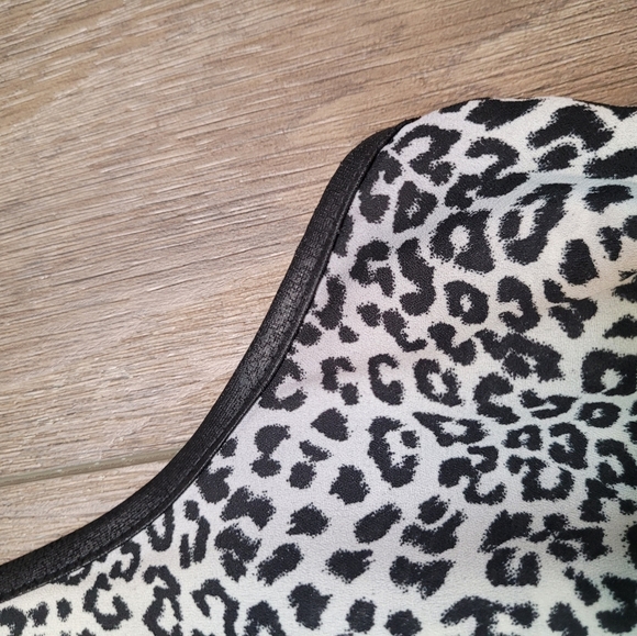 🌻 2/$30 🌻 | BCX | Animal Print Sleeveless Tunic - Picture 8 of 12